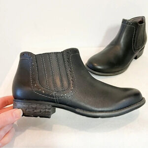 Earth Avani Buxton Ankle Boots